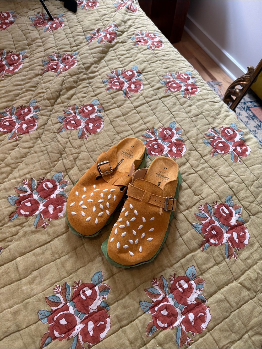 Women’s BURG-enstocks - Birks that look like a cheeseburger - Picture 3 of 3